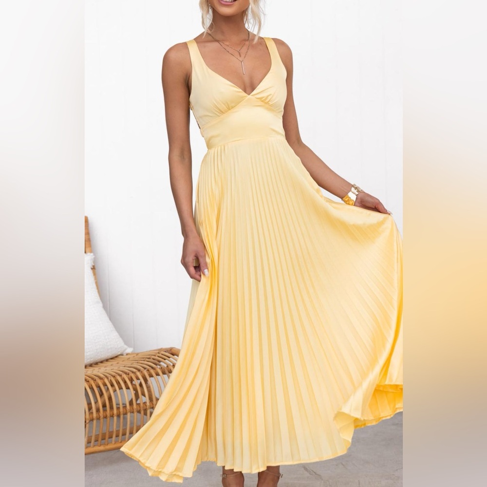 Stunning yellow maxi dress